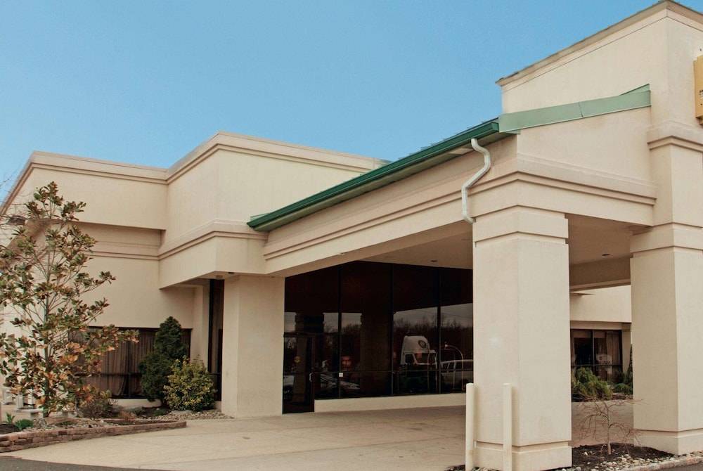 Ramada Inn by Wyndham Fairfield NJ 1