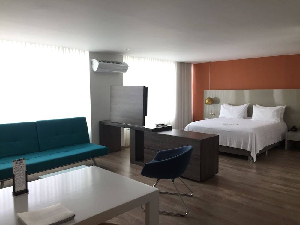 Holiday Inn Express & Suites MEDELLIN by IHG 2