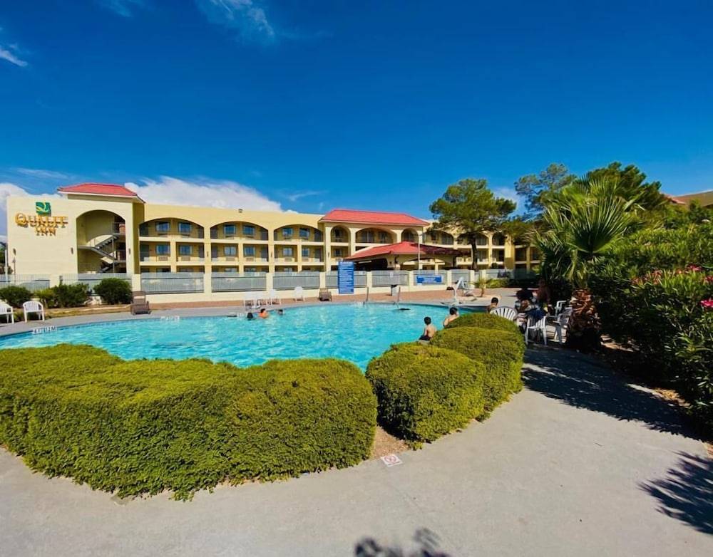 Quality Inn Airport East 1