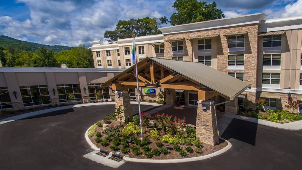 Holiday Inn Express GATLINBURG DOWNTOWN by IHG 1
