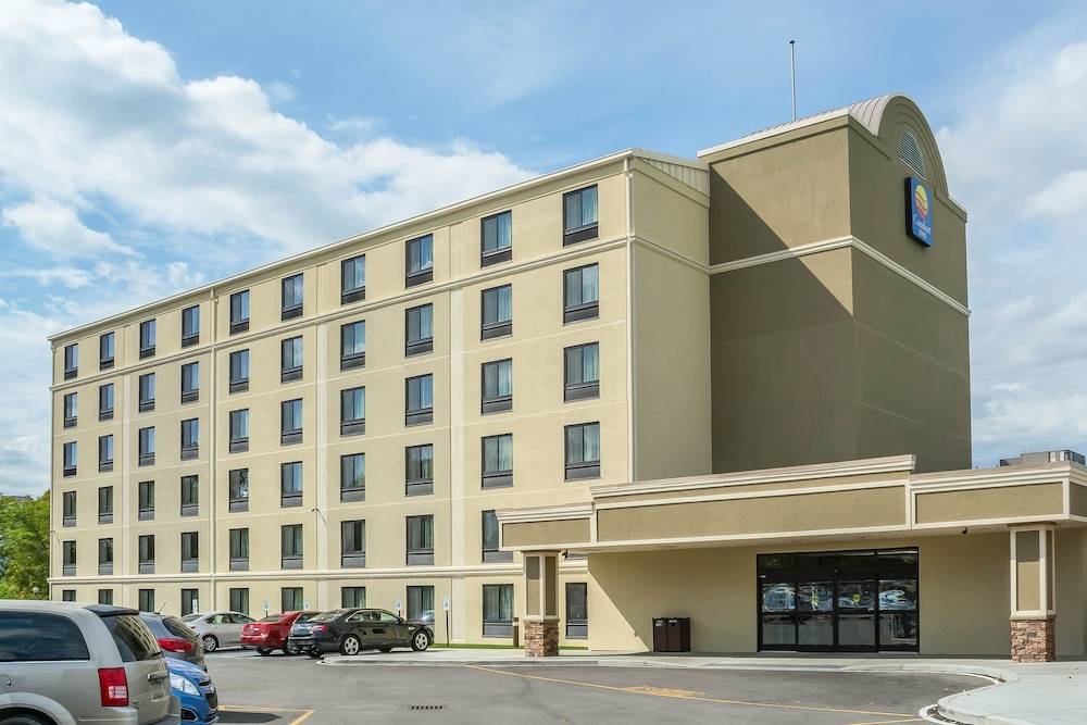 Comfort Inn The Pointe 1