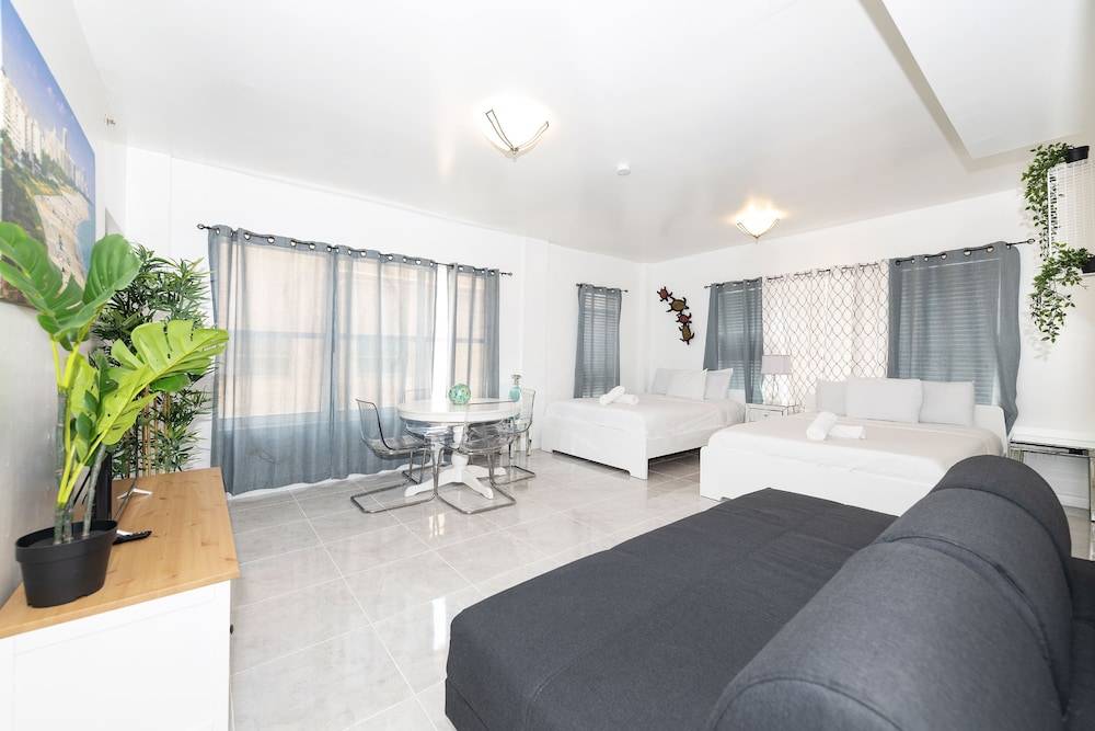 Apartments on Ocean Drive 2