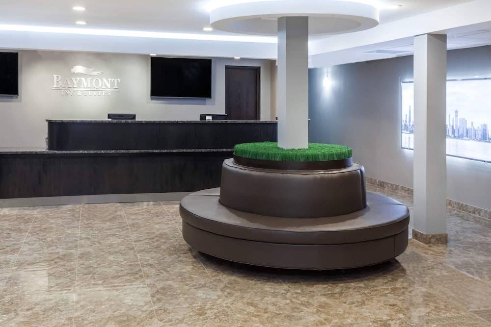 Baymont by Wyndham Glenview 2