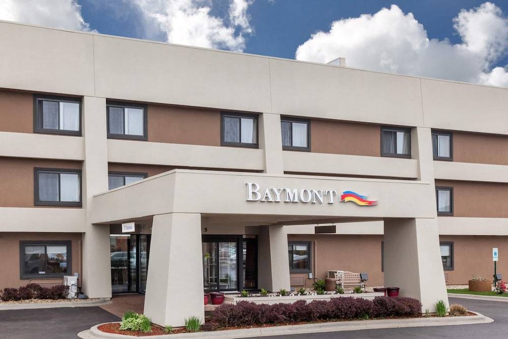 Baymont by Wyndham Glenview 1