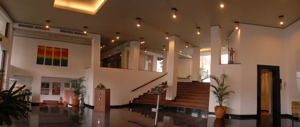Camelot Beach Hotel 2