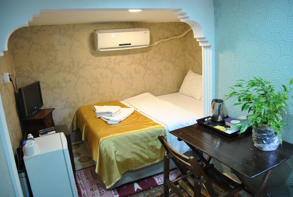 Lotus Hotel 2