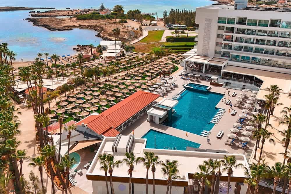 Cavo Maris Beach Hotel & Suites 1