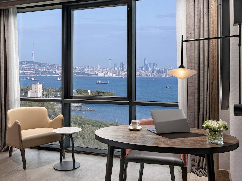 Mövenpick Hotel Istanbul Marmara Sea 1