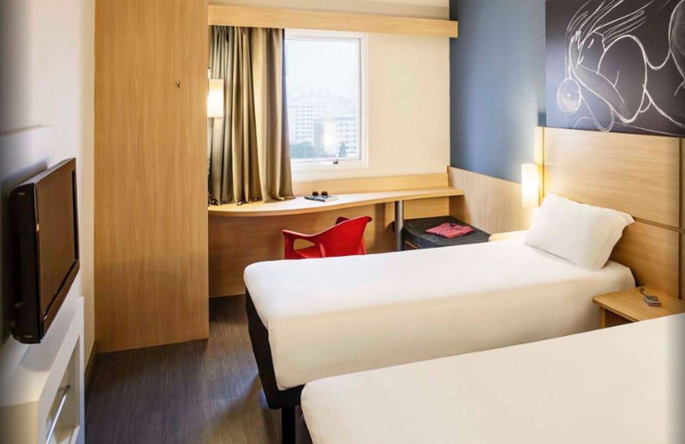 ibis Macae 2