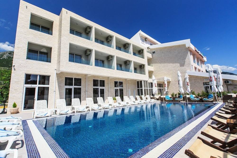 Sutomore Akapulco Hotel 1