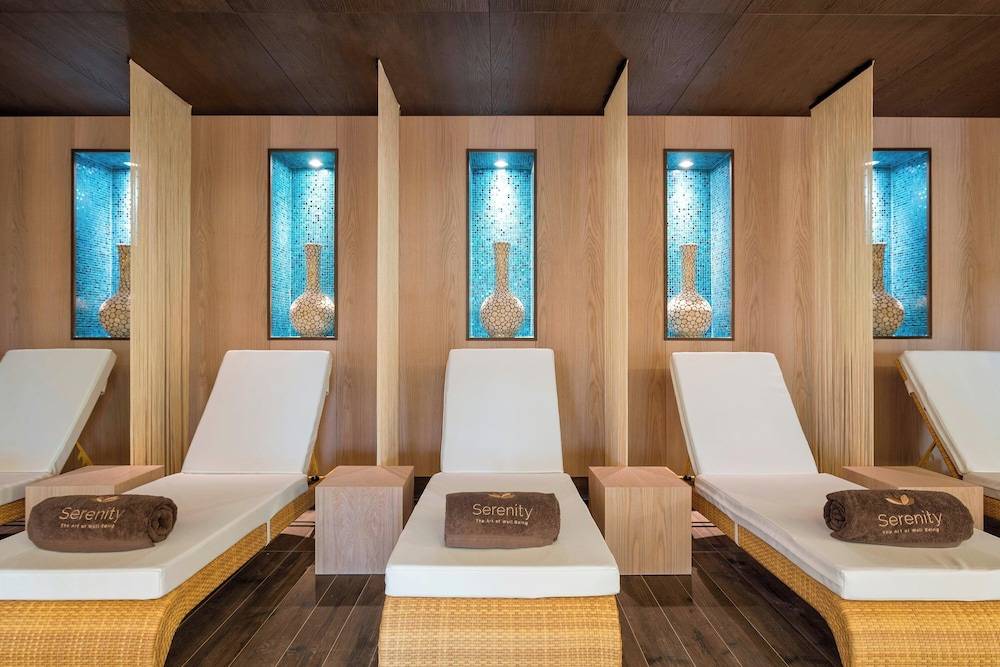 Pine Cliffs Ocean Suites, a Luxury Collection Resort & Spa, Algarve 2