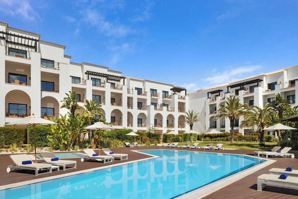 Pine Cliffs Ocean Suites, a Luxury Collection Resort & Spa, Algarve 1