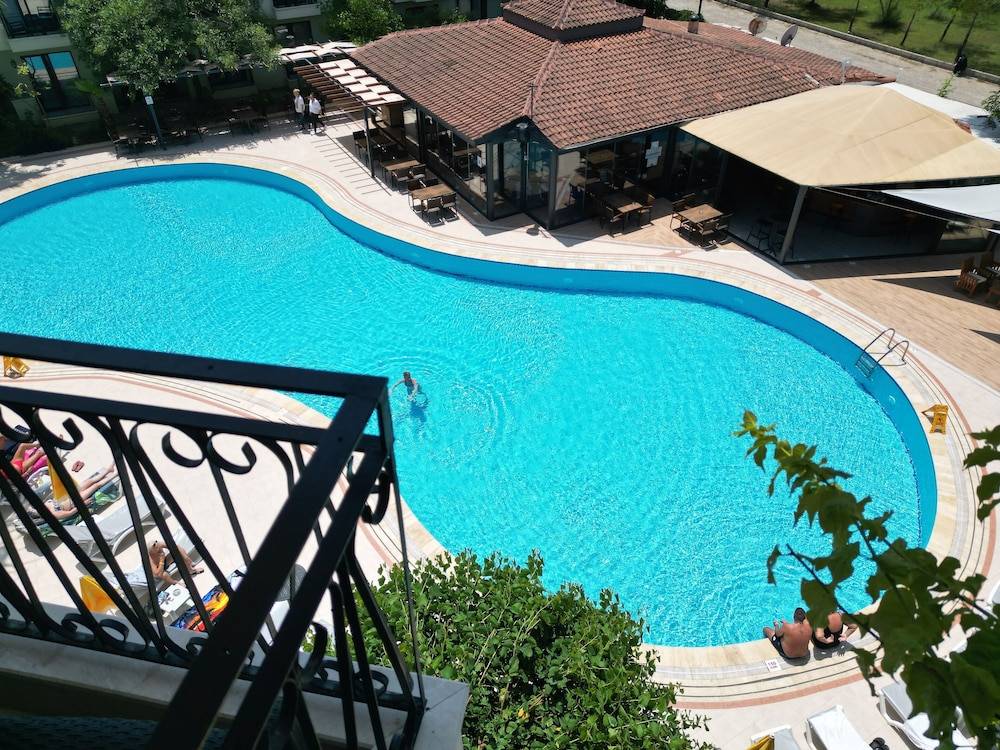 LEMAS SUITE HOTEL 1