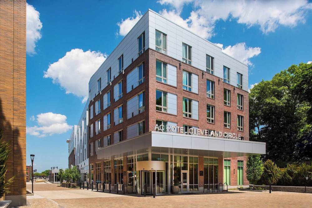 AC Hotel by Marriott Boston Cleveland Circle 1
