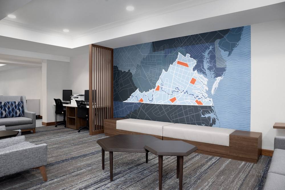 Holiday Inn Express & Suites ALEXANDRIA - FORT BELVOIR by IHG 2
