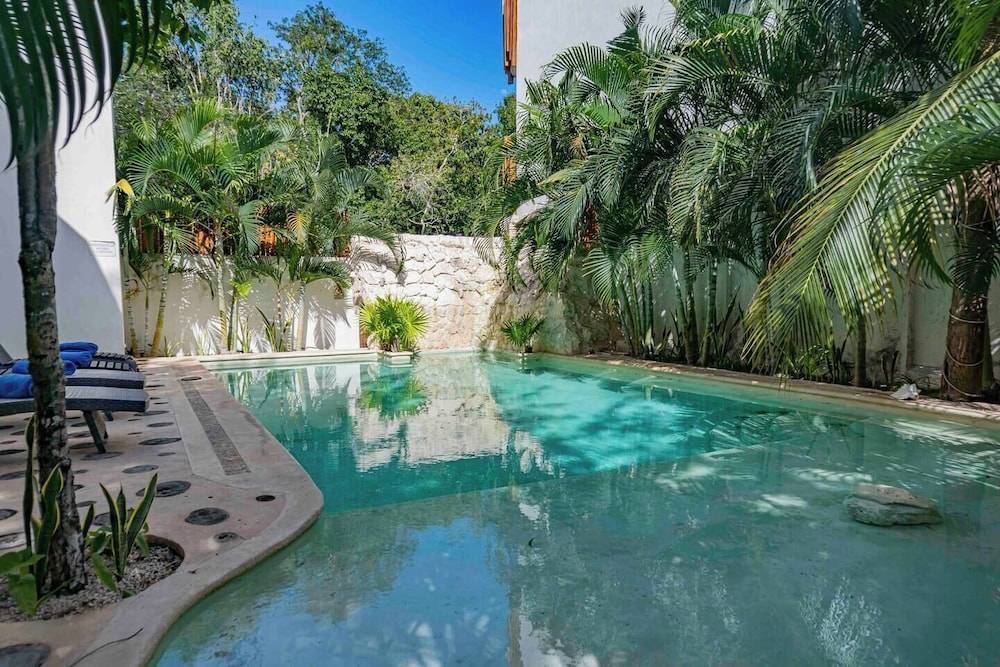 Niik Tulum 1
