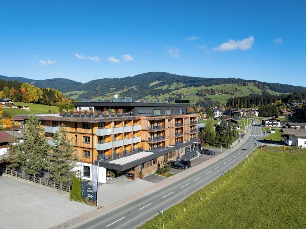 AlpenParks Hotel & Apartment Taxacher 1