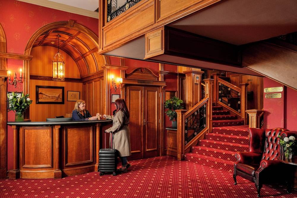 River Island Hotel 2