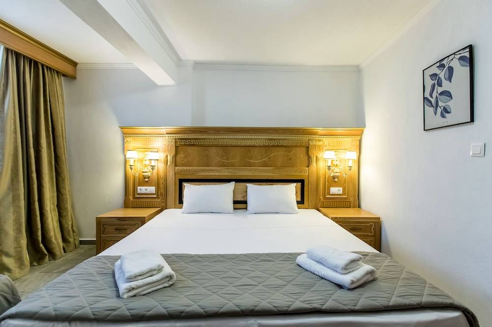 Greek Pride Seafront Hotel 2