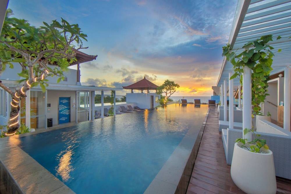 Kuta Beach Hotel 1