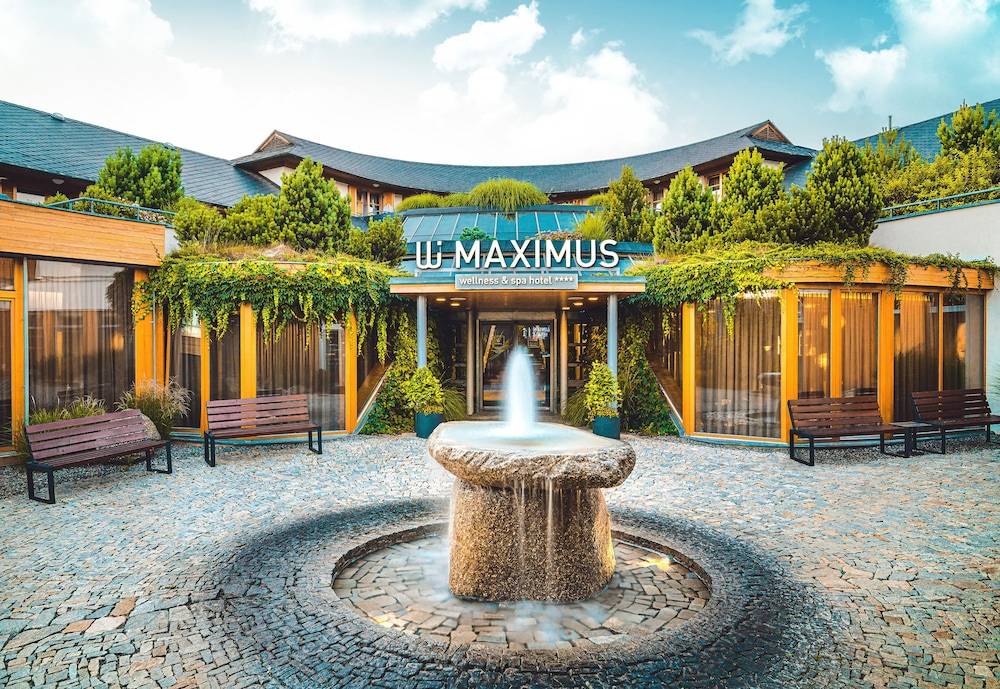 Maximus Resort 1