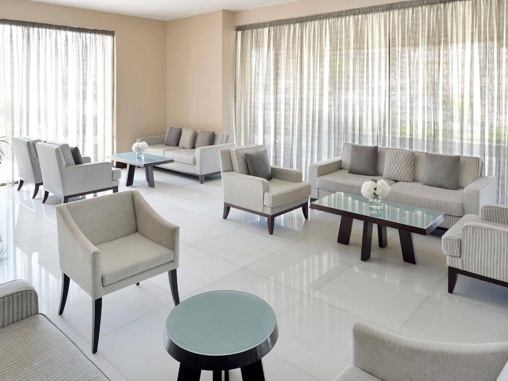 Mövenpick Hotel Apartments Al Mamzar Dubai 2