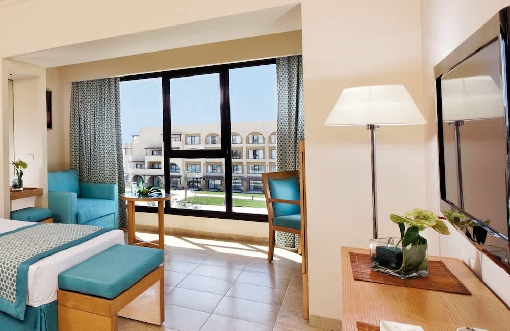 Movenpick Waterpark Resort & Spa Soma Bay 2