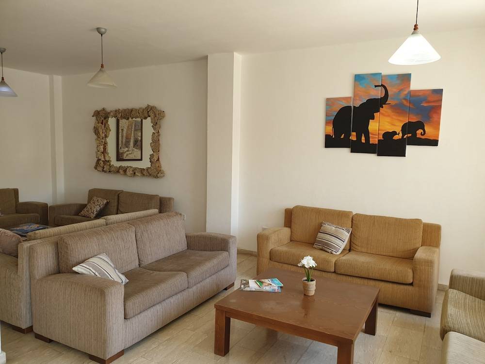 Florea Hotel Apartments 2