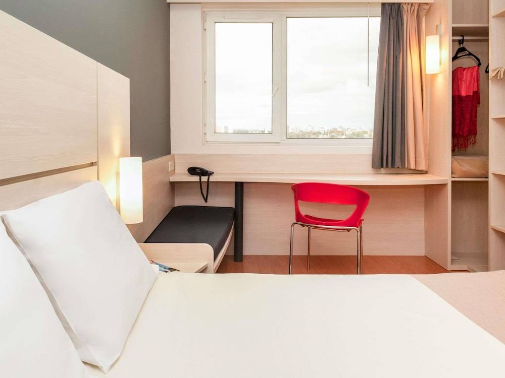 ibis Montevideo Rambla 1