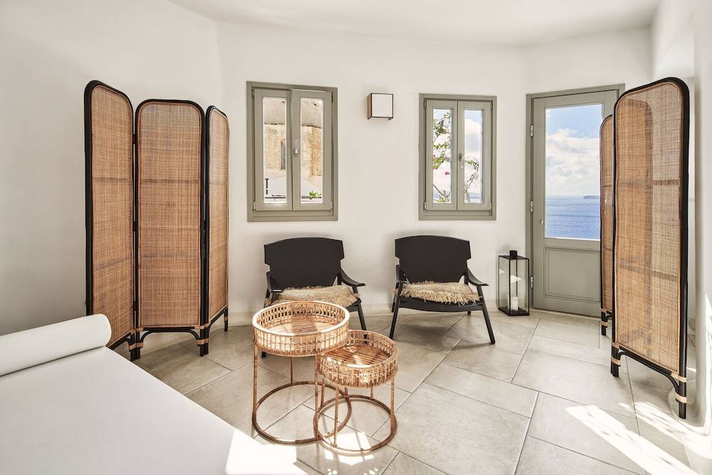 Charisma Suites 2