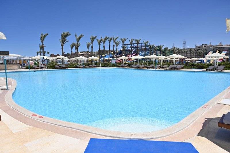 Hawaii Riviera Aqua Park Resort - Caters to Couples 1