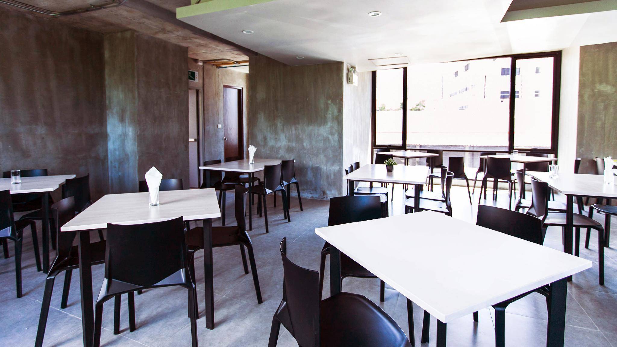 B2 Phuket Boutique & Budget Hotel 2