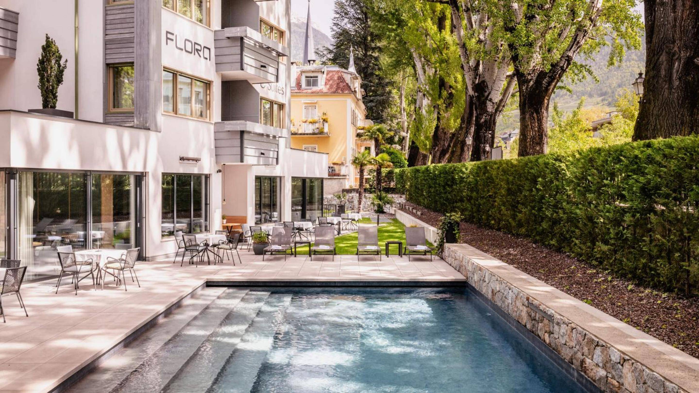 Flora Hotel & Suites 1
