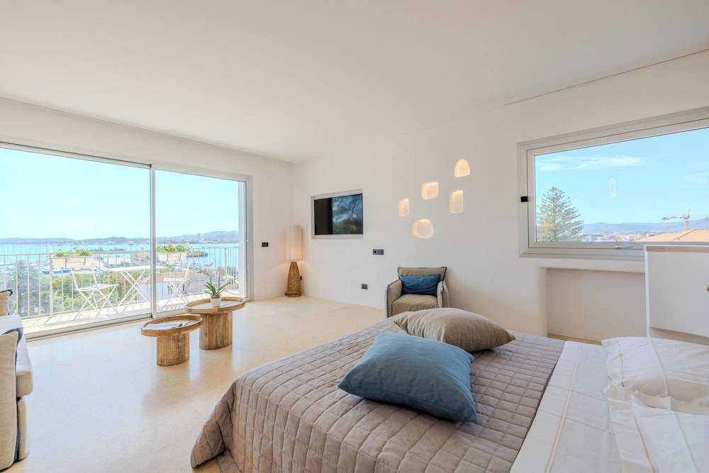 Antares Rooms and Suites 1