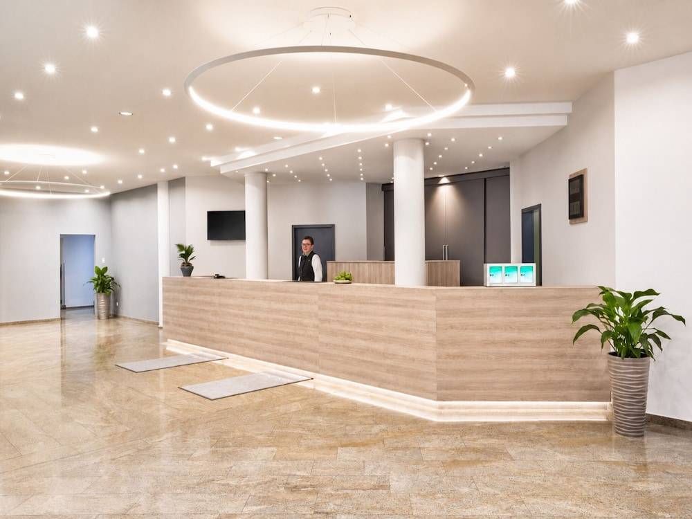Sunday Hotel Stuttgart Herrenberg 2
