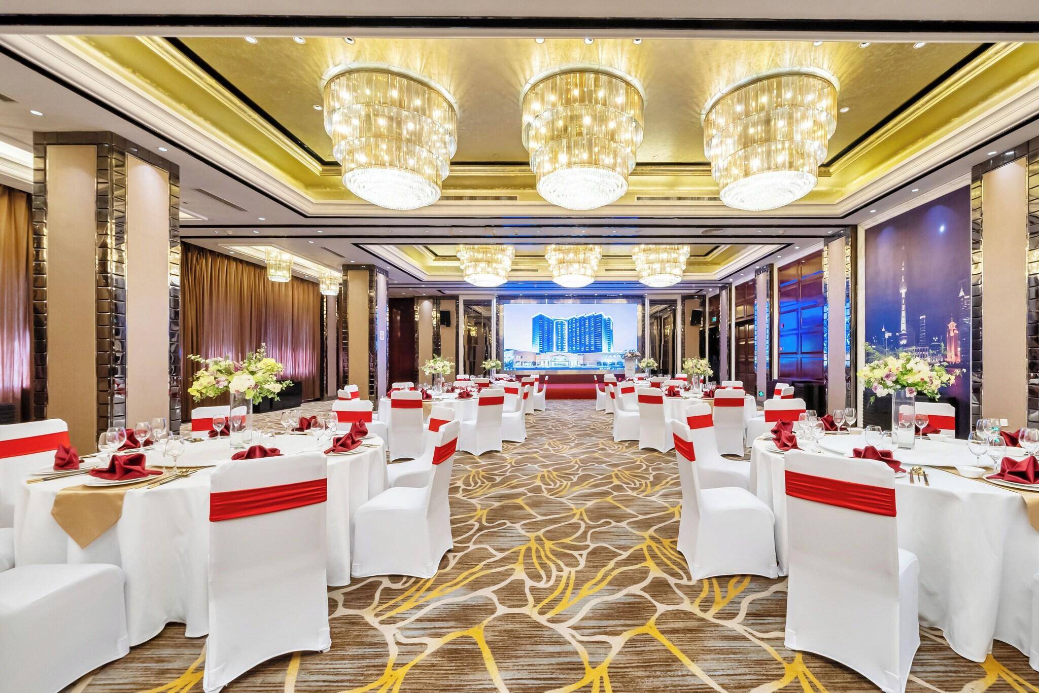 Courtyard by Marriott Shanghai Hongkou 2