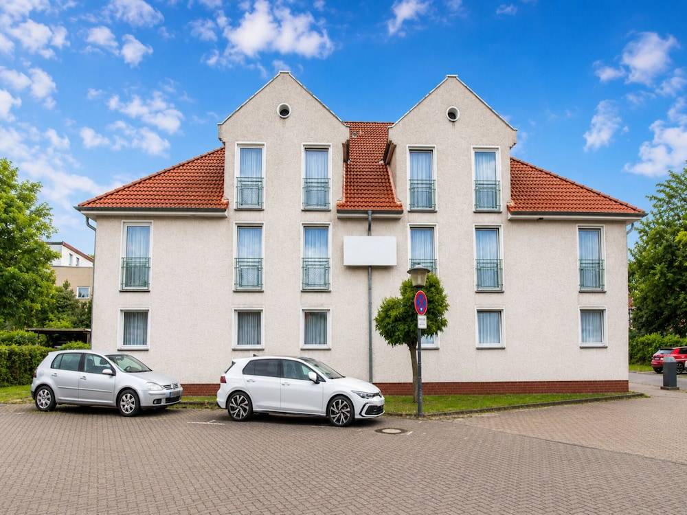 Wolfsburg Fallersleben Hotel by Belvilla 1