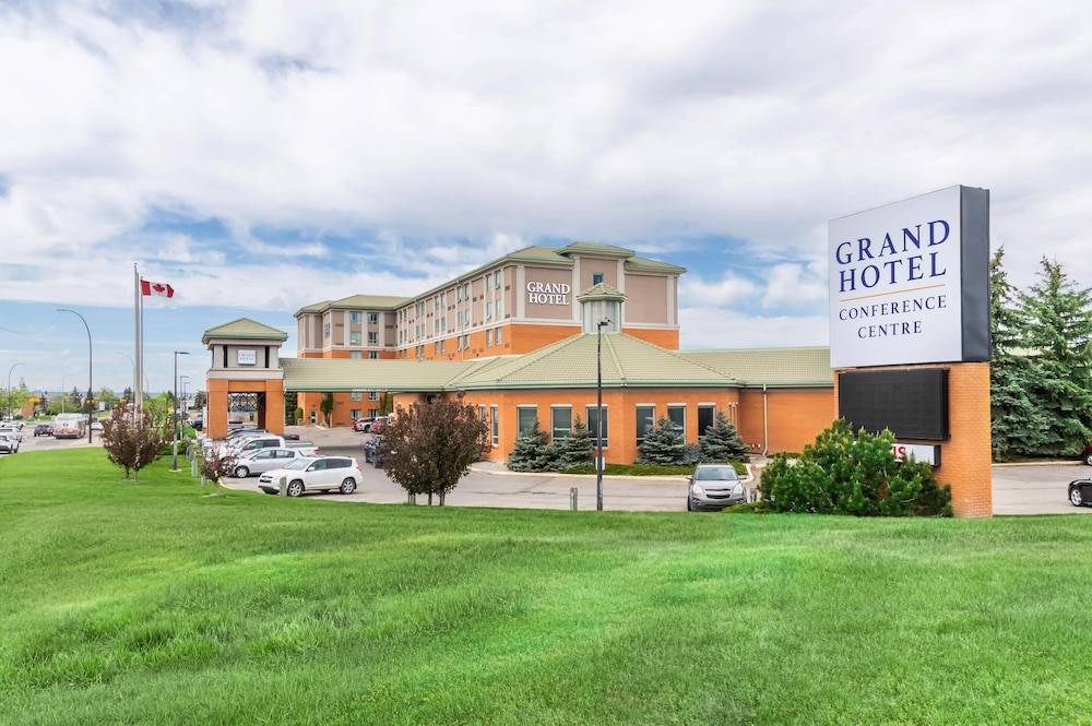 Grand Hotel & Conference Centre Calgary Airport, an Ascend Collection Hotel 1