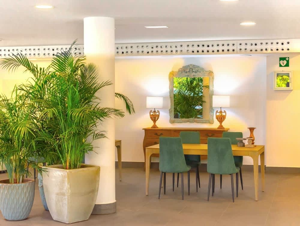 Hyde Park Lane 2