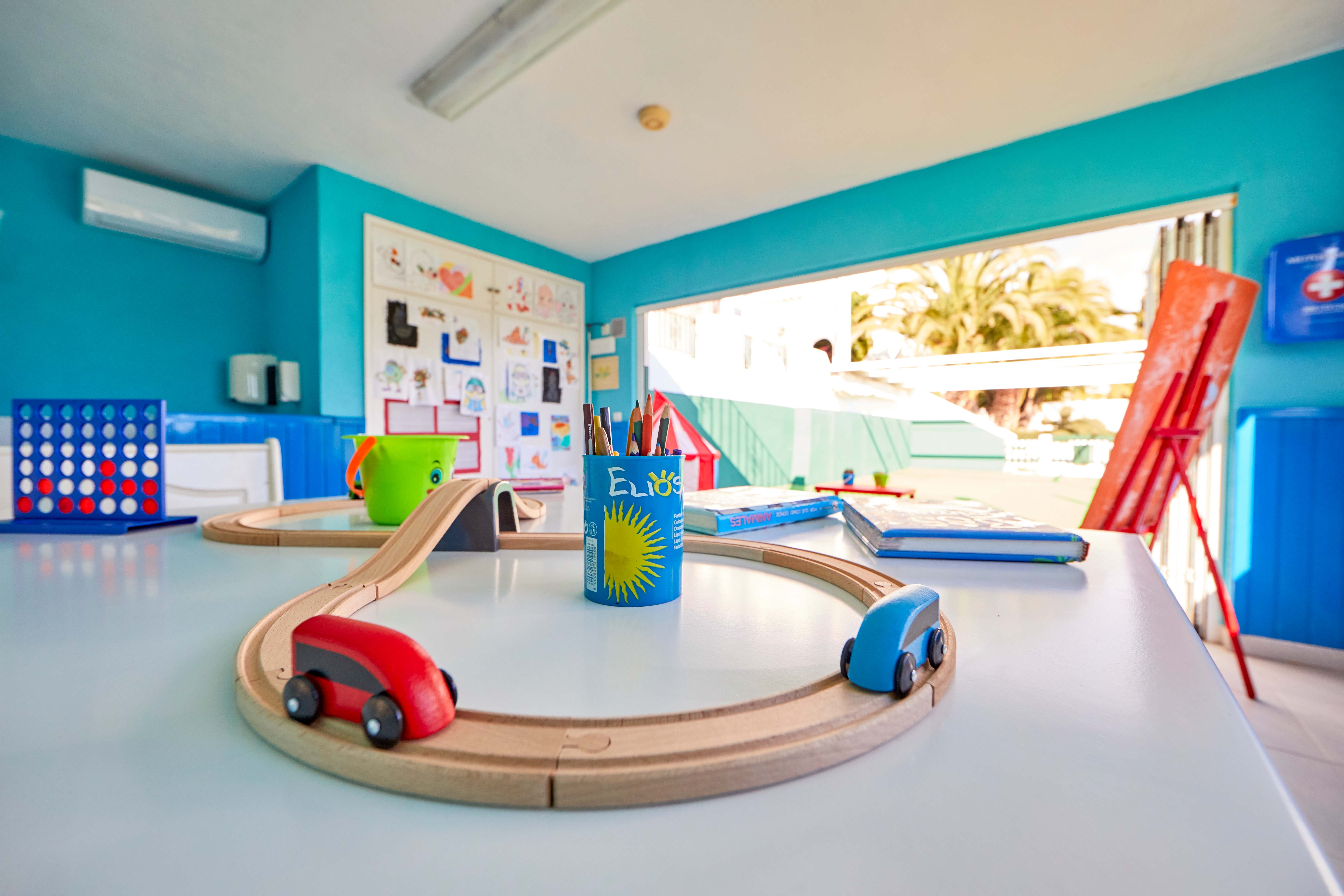 Aparthotel Holiday Center 1