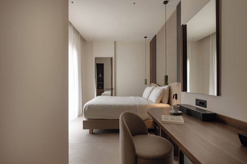 Nesean Plaza Hotel 1