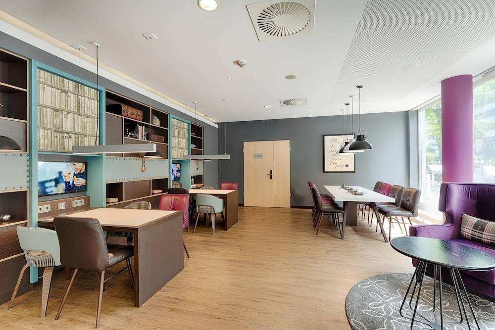 Premier Inn Berlin City Centre 2