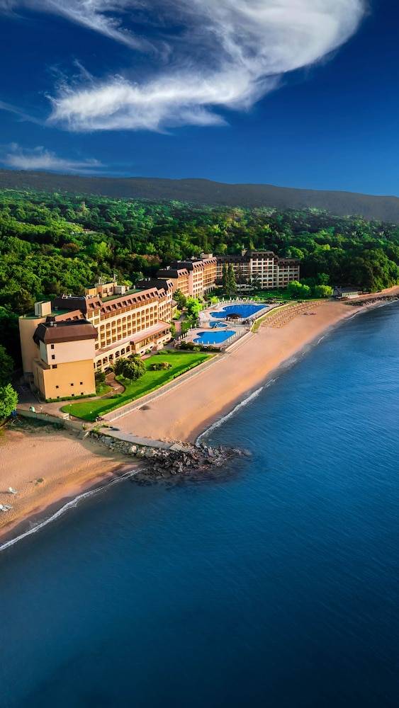 HVD Riviera Beach Ultra All Inclusive & Mineral Pool - Private Beach & Free Parking 1