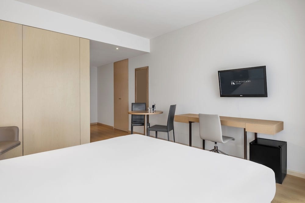 Eurostars Oasis Plaza 2