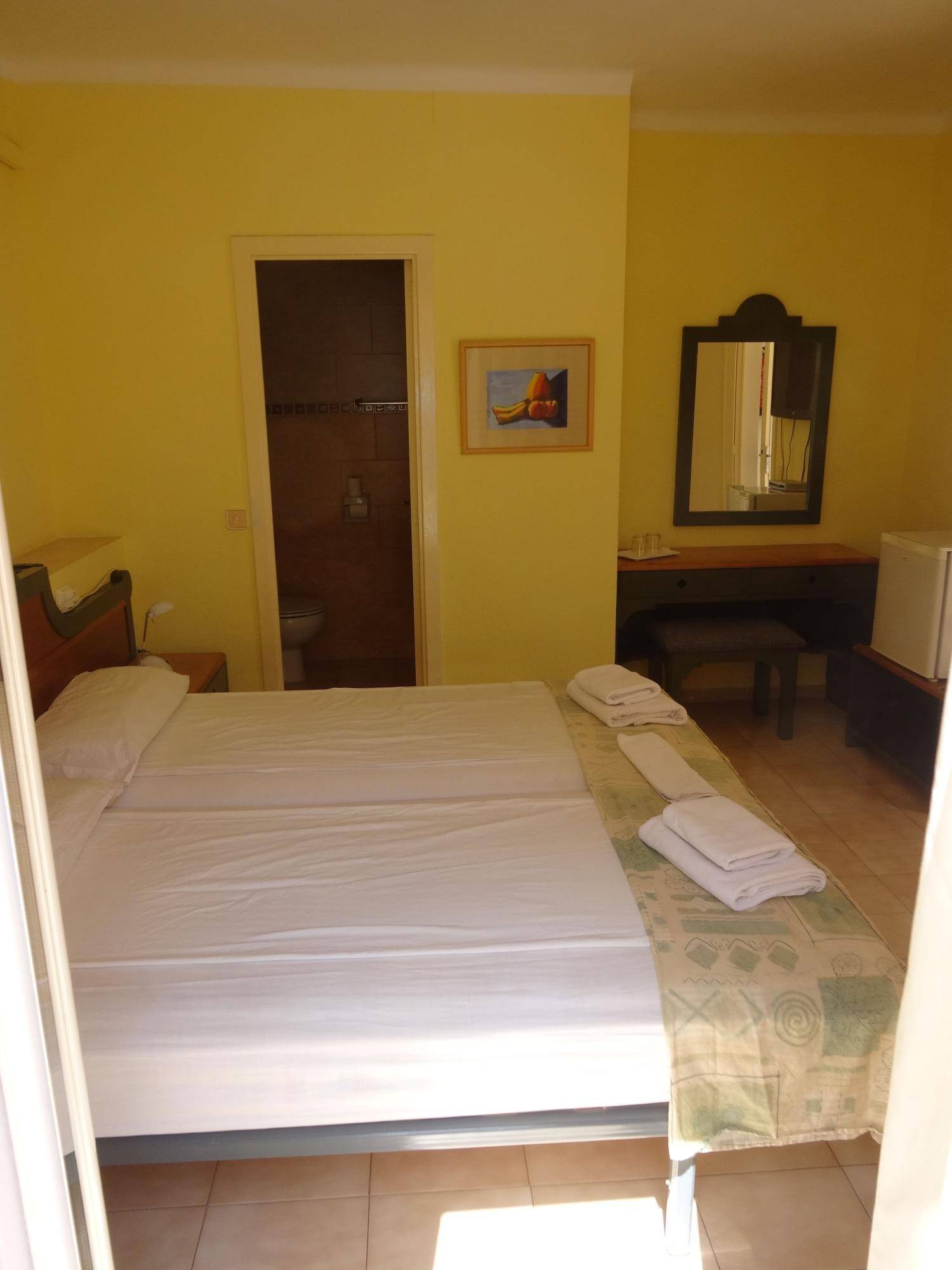 FLOR Amistad Hostal 1