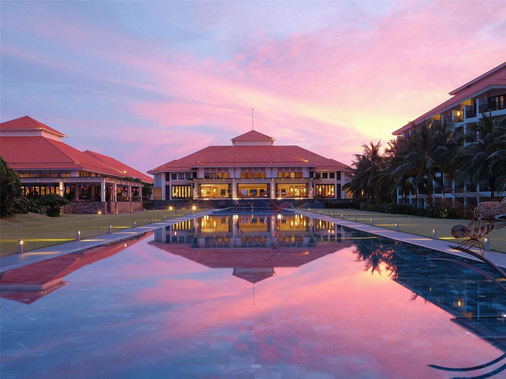 Pullman Danang Beach Resort 2