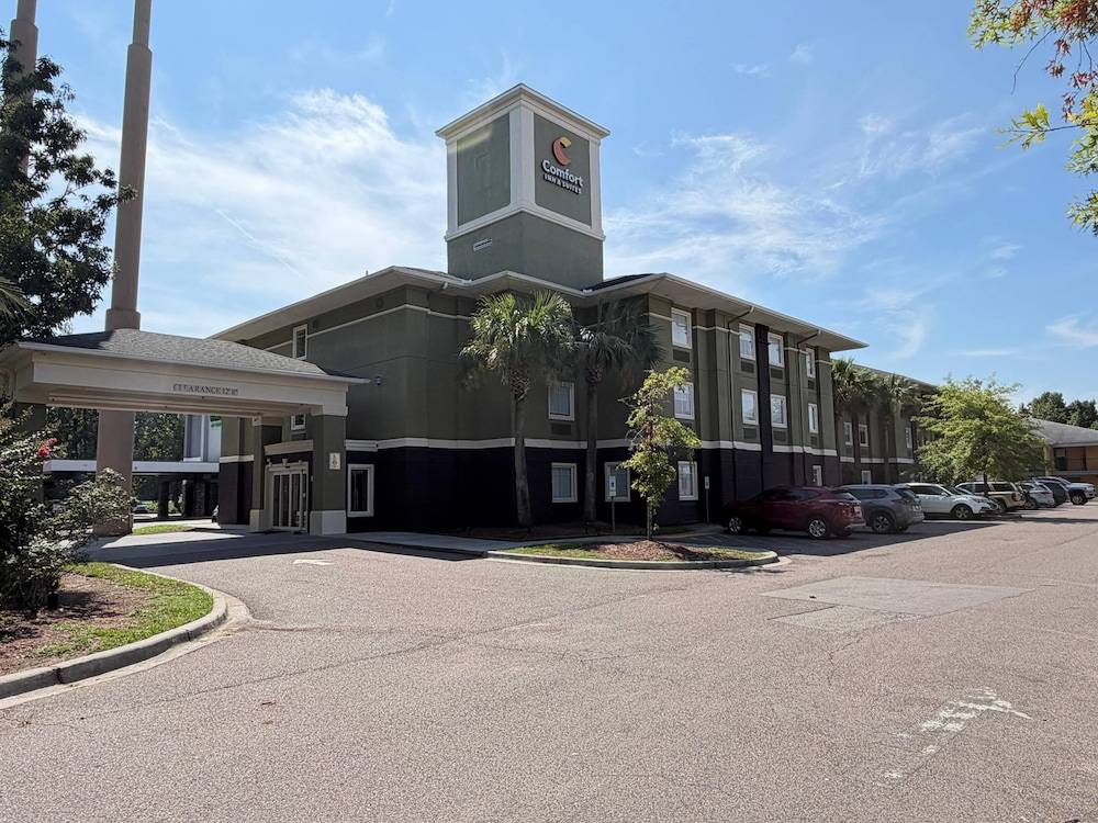 Comfort Inn & Suites Charleston Airport Convention Center 1