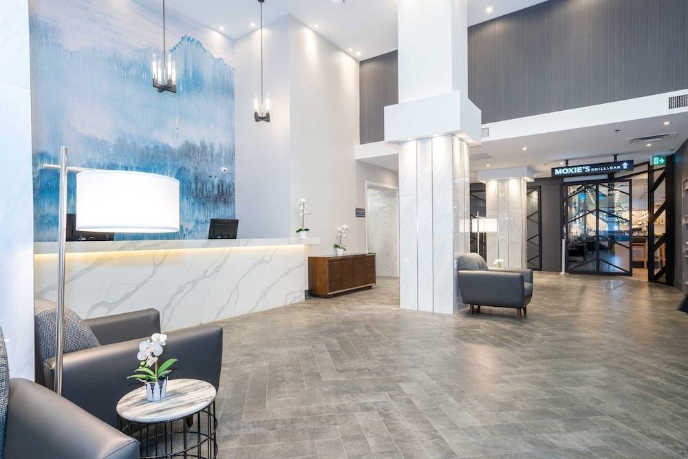Sandman Signature Calgary Downtown Hotel 2