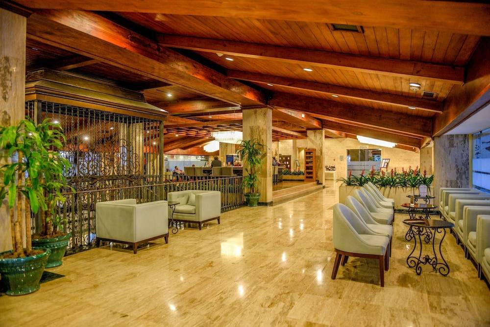 Dominican Fiesta Hotel 2