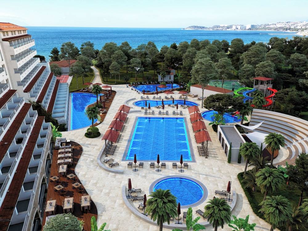 Batıhan Beach Resort & Spa 1
